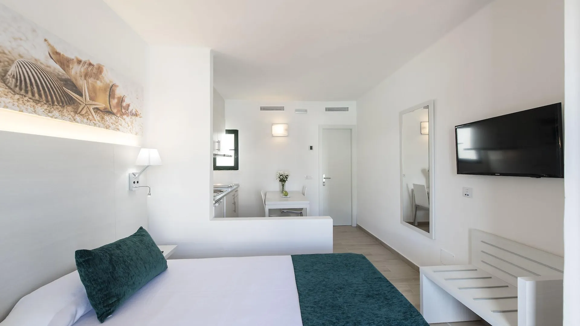 ***  Hotel Thb Flora Puerto del Carmen  Spain